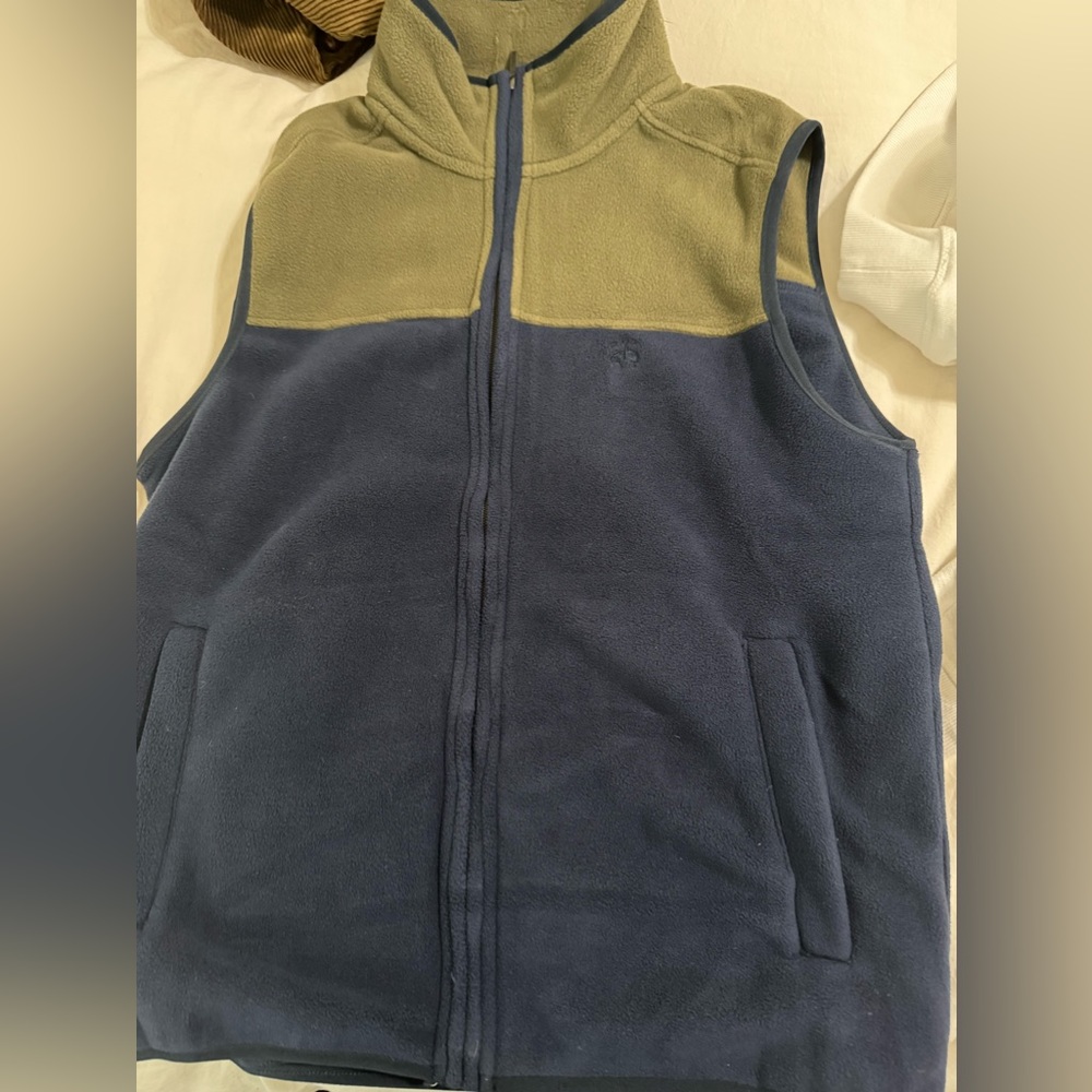 Brooks Brothers Navy/Green fleece vest size medium